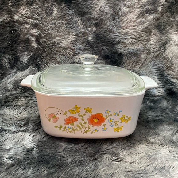 Corning Ware WILDFLOWER 11/2 Qt. A- 1
1/2-B Casserole Dish w/ A-7-C-1 Lid - Picture 1 of 16